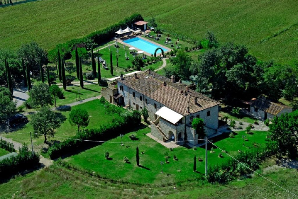 Appartamenti-con-ristorante-e-piscina-–-Il-Cascinale-di-Castiglione-del-Lago.