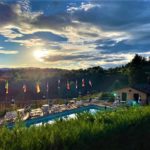 Agriturismo immerso nel verde in Umbria con appartamenti, piscina e ampio giardino